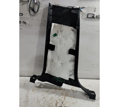 Обшивка центральной стойки правая нижняя