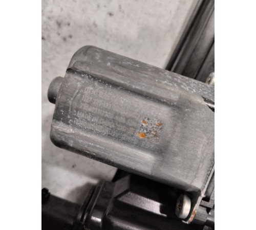 Стеклоподъемник задний левый