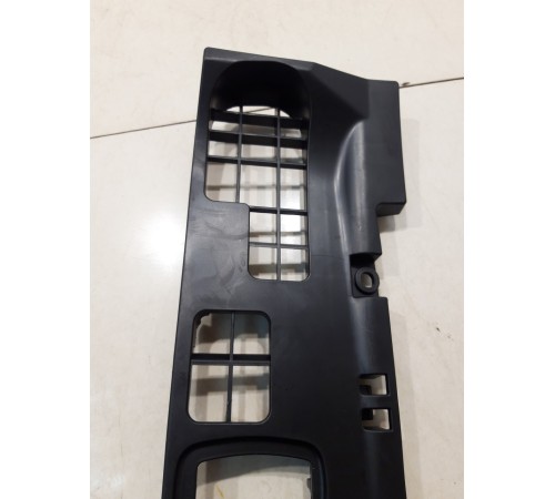 накладка под торпедо(правая)