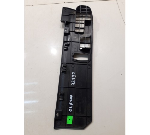 накладка под торпедо(правая)