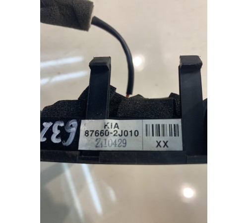 Уголок двери (с динамиком) (передний, правый)