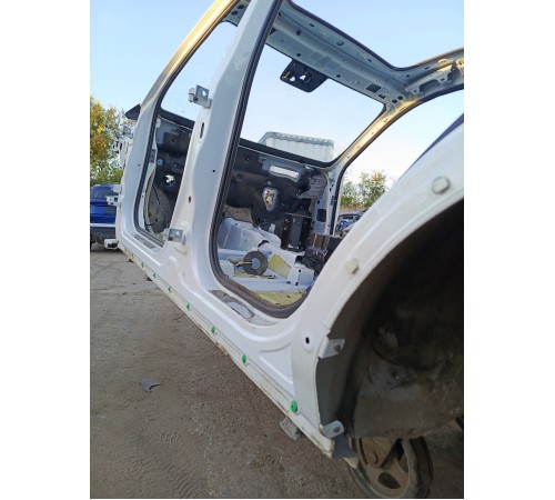 Порог со стойкой левый