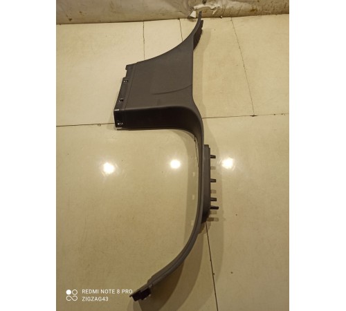 Накладка стойки центральной (нижняя левая)