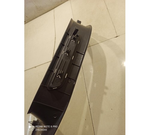 Накладка стойки центральной (нижняя левая)