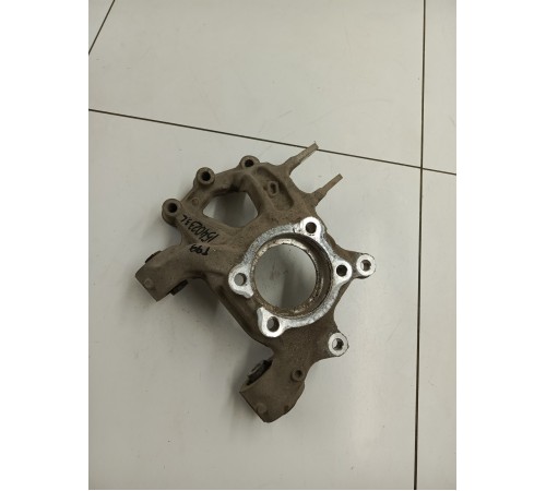 Кулак поворотный задний левый