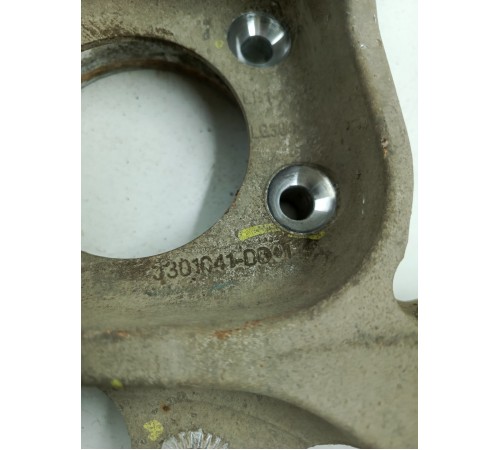 Кулак поворотный задний левый