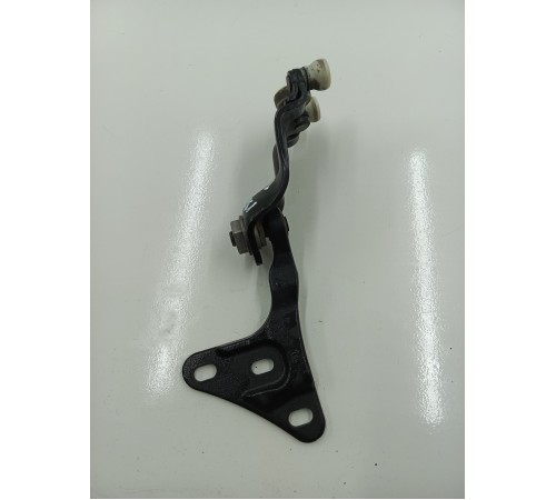 Ролик сдвижной двери верхний правый