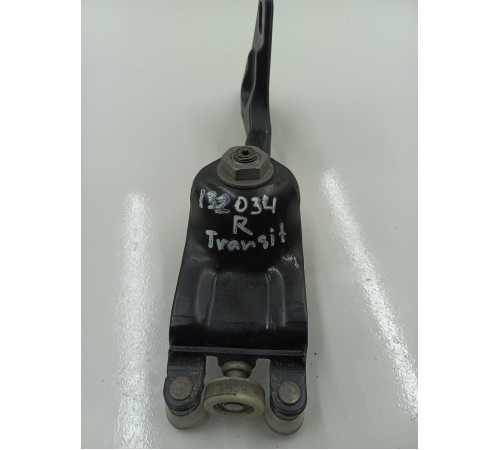 Ролик сдвижной двери верхний правый