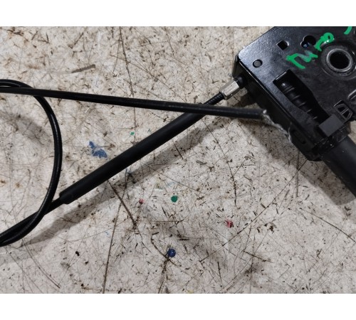 Замок капота