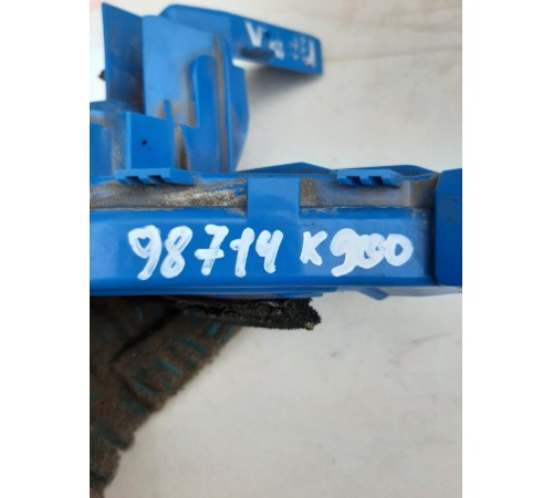 Накладка замка двери передняя левая