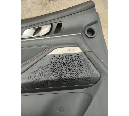 Обшивка двери передняя левая