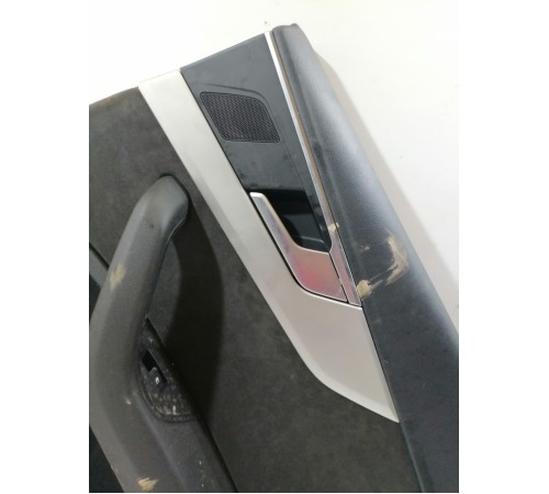 Обшивка двери задняя правая