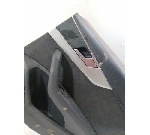 Обшивка двери задняя правая