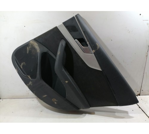 Обшивка двери задняя правая