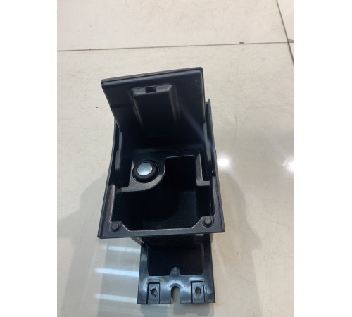 Вещевой отсек центральной консоли