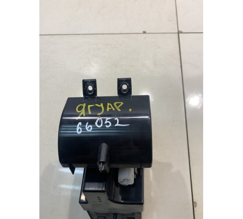 Вещевой отсек центральной консоли