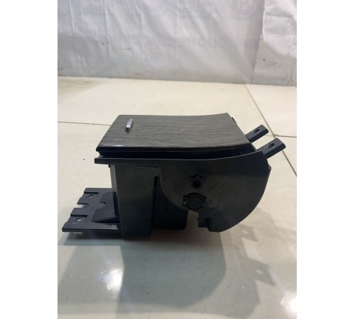 Вещевой отсек центральной консоли