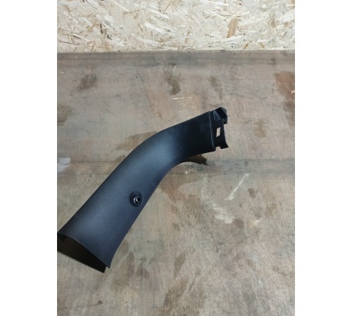 Обшивка багажника задняя правая