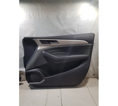 Обшивка двери передняя правая