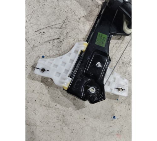 Стеклоподъемник двери задний правый