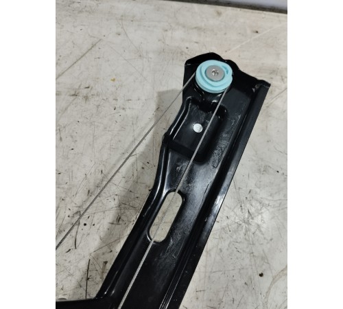 Стеклоподъемник двери задний правый