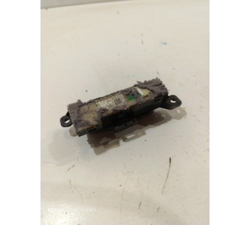 Кнопки регулировки сидений