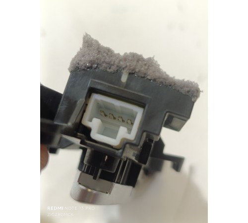 Кнопки регулировки сидений