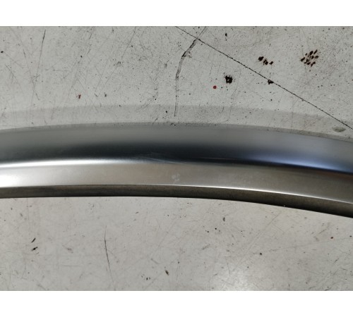 молдинг крышки багажника