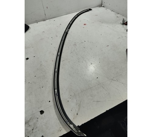 молдинг крышки багажника