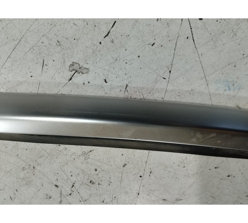 молдинг крышки багажника