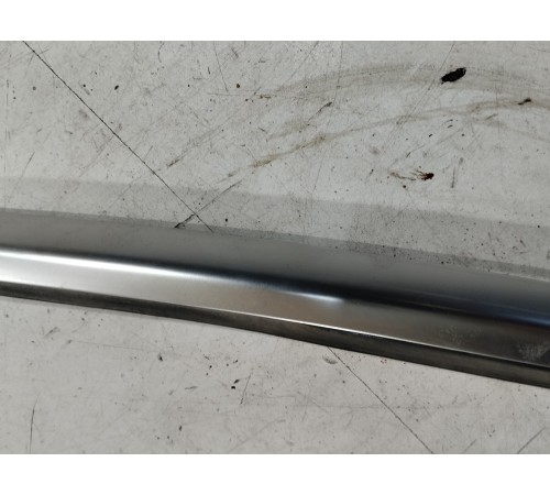 молдинг крышки багажника