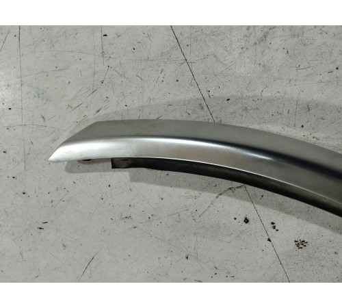 молдинг крышки багажника