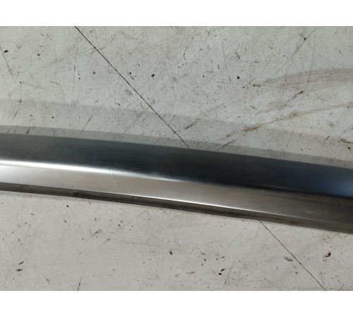 молдинг крышки багажника