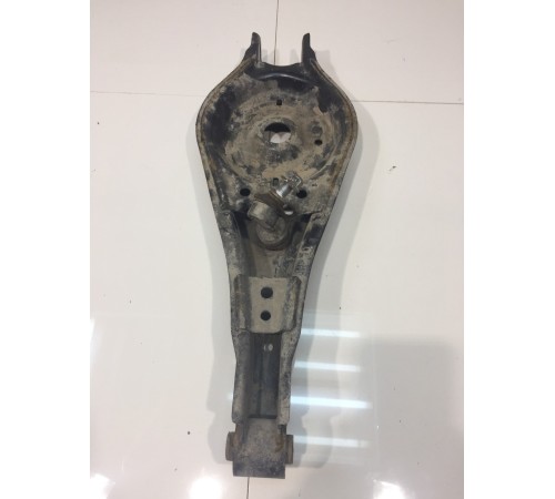 Рычаги подвески задний правый под пружину