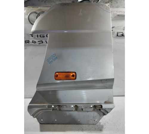 Накладка крыла боковая левая