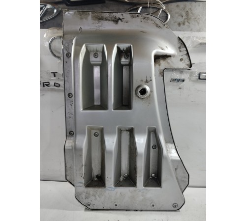 Накладка крыла боковая левая