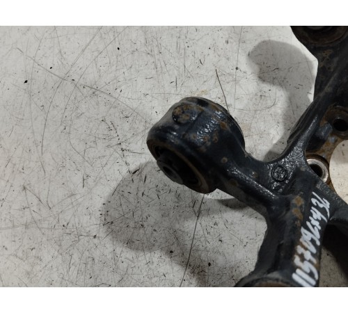 Кулак поворотный задний левый