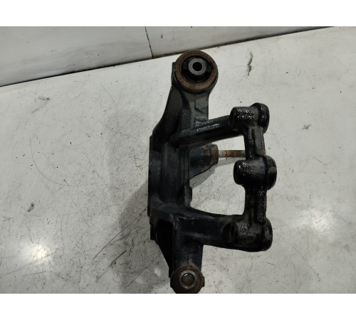 Кулак поворотный задний левый