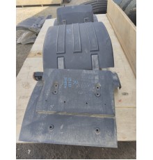 Брызговик правый