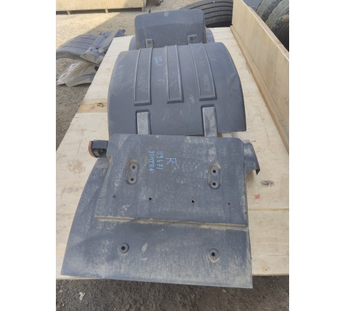 Брызговик правый