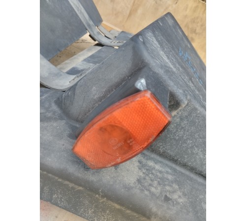 Брызговик правый