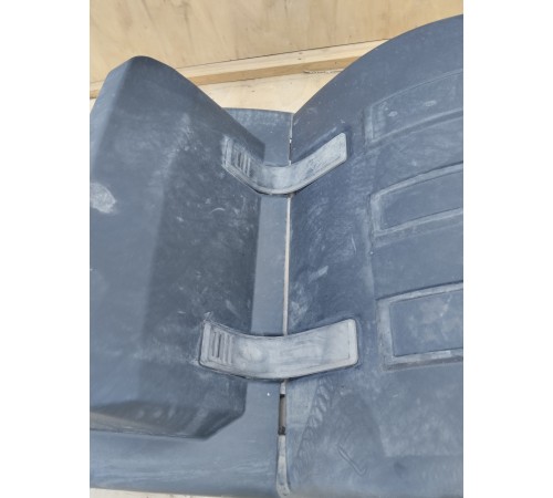 Брызговик правый