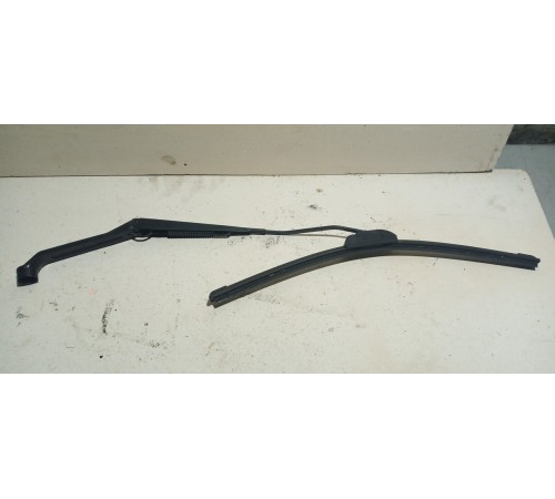 Поводок стеклоочистителя Правый