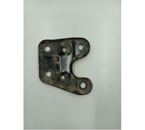 Кронштейн передней балки