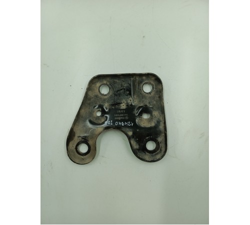 Кронштейн передней балки