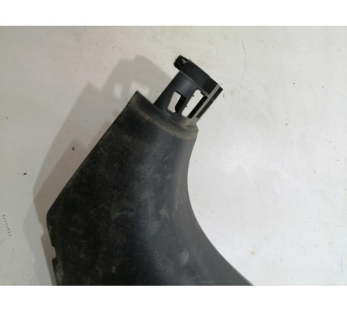 Накладка передней стойки двери левая внутренняя