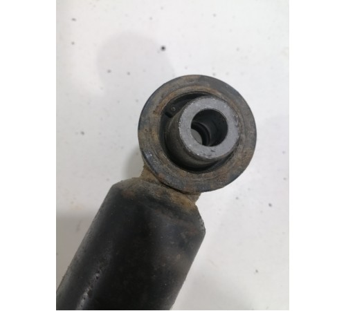 Амортизатор задний правый