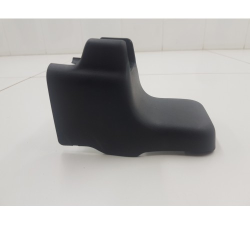 Заглушка крепления сиденья передняя левая