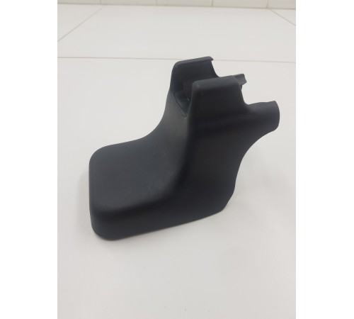 Заглушка крепления сиденья передняя левая