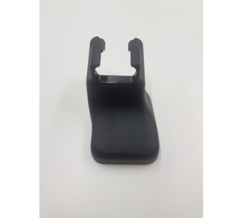 Заглушка крепления сиденья передняя левая